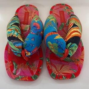 FARM Rio Tropical Puffy flip-flop sandals